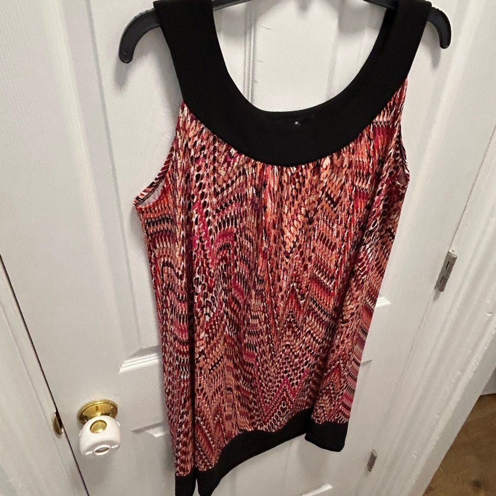 Ronni Nicole Red and Black Sleeveless Tank Top